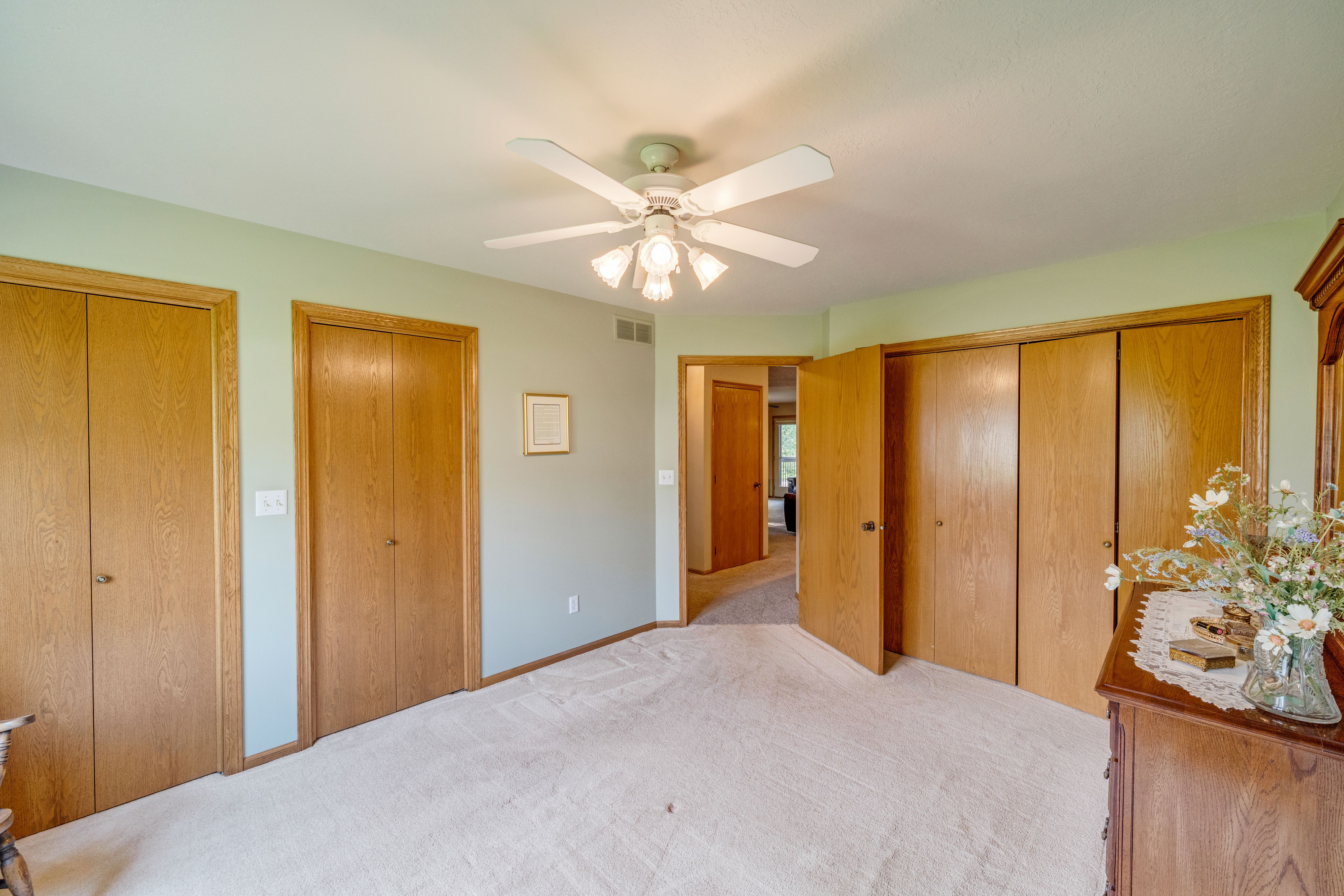 Listing Photo: 106 W Franklin Ave, Indianola, IA 50125-16